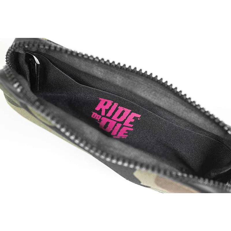 Muc-Off Essentials Case