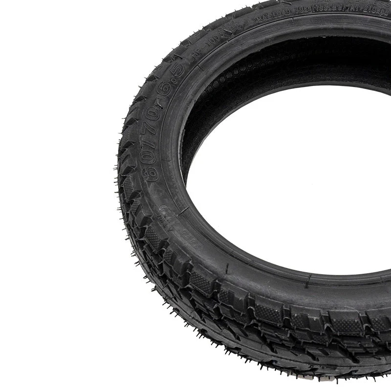 Tubeless Offroad-Reifen 60/70-6,5 mit Ventil