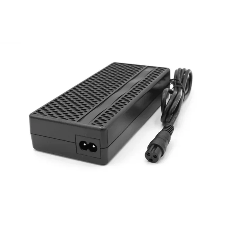 JOYOR E8-S 72V 3A Ladegerät mit drei Löchern EU-Stecker