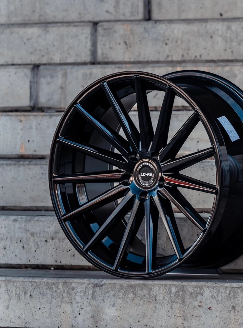 LaChanti LC-P5 in 8,5x19 und 9,5x19 - Glossy Black