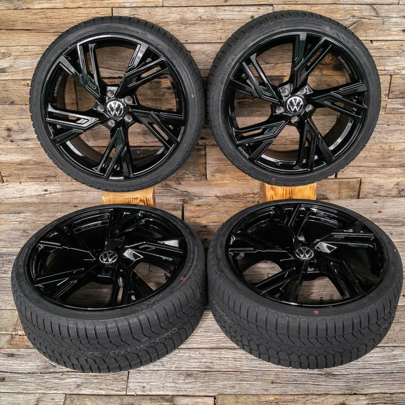 RS5 8,5x20 ET30 5x112 BLACK PAINTED mit Sommer 255 35 20