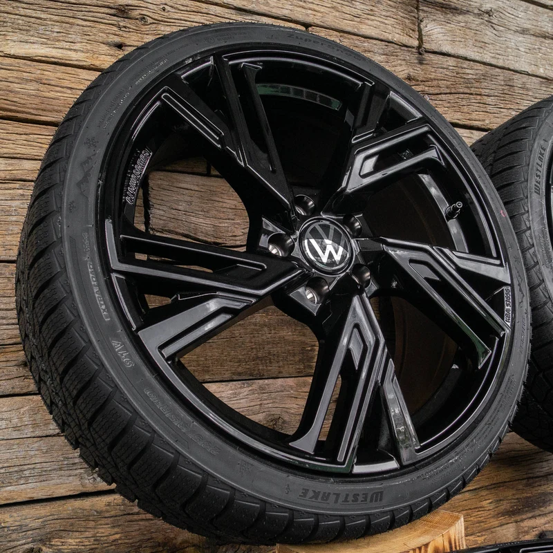 RS5 8,5x20 ET30 5x112 BLACK PAINTED mit Sommer 255 35 20