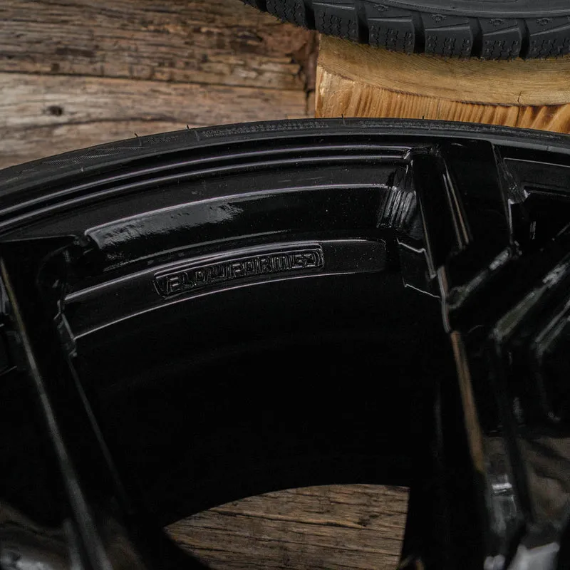 RS5 8,5x20 ET30 5x112 BLACK PAINTED mit Sommer 255 35 20