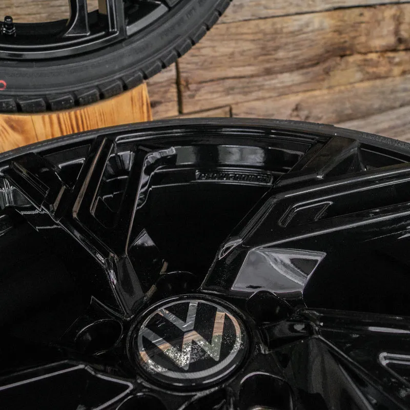 RS5 8,5x20 ET30 5x112 BLACK PAINTED mit Sommer 255 35 20