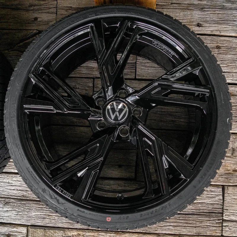 RS5 8,5x20 ET30 5x112 BLACK PAINTED mit Winter 255 40 20