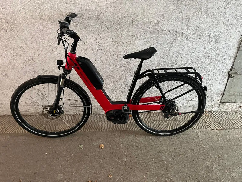 Riese & Müller Nevo E-Bike, Dynamic Red, Bosch Performance CX