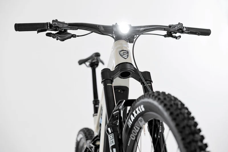 Centurion No Pogo R3000