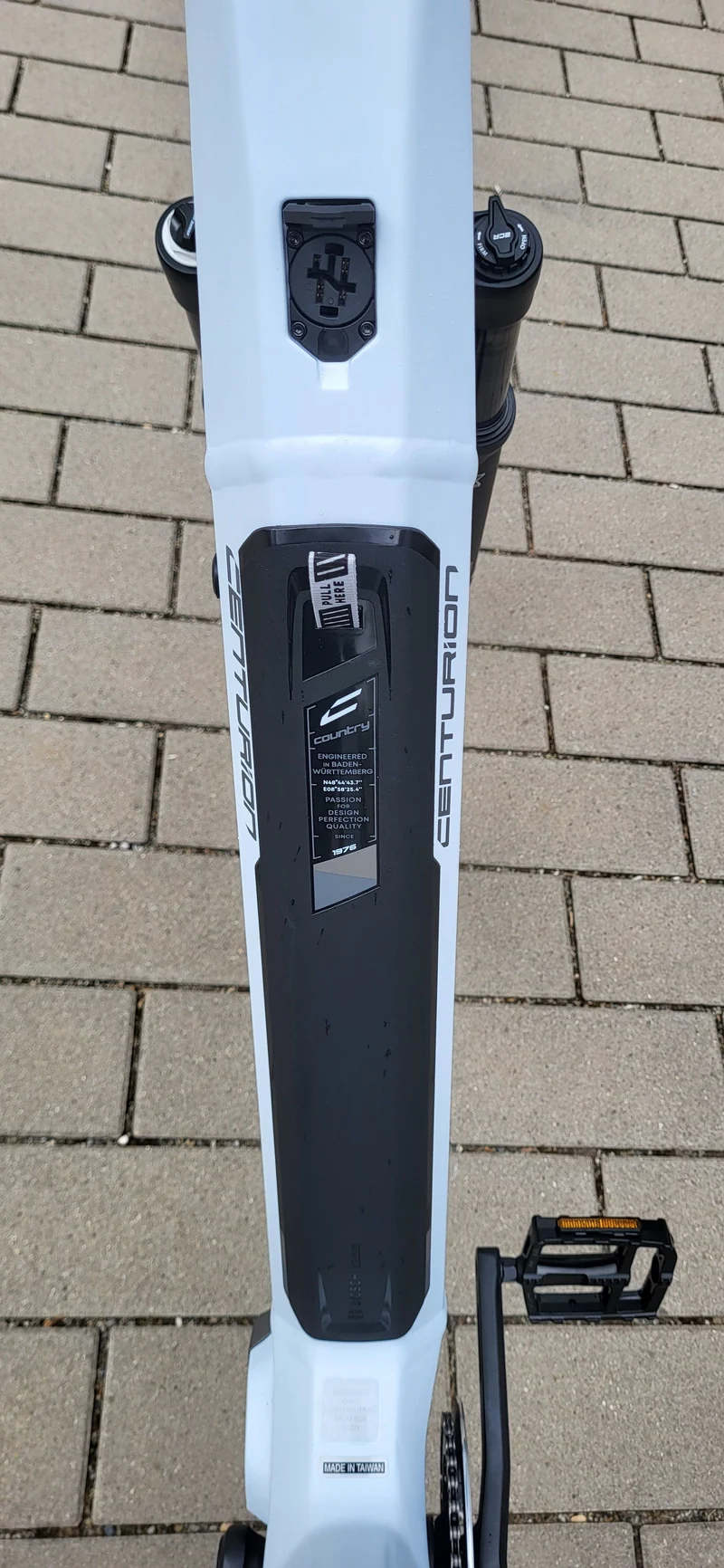 Centurion Country R900i LX weißsilber satin 2024 27,5" 625Wh Wave