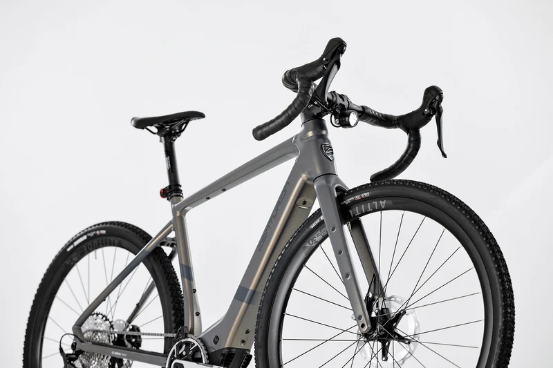 Centurion Crossfire R2000 D kristallgrau satin 2025 28" 400 Wh Diamant